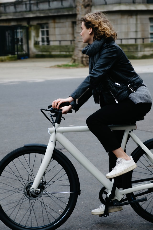Dobrze dospasowany rower damski lepiej sprawdzi się w jeździe na co dzień. 